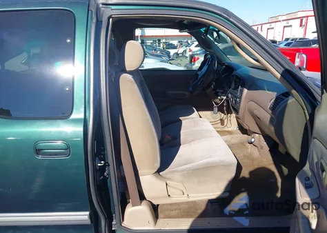 2001 Toyota Tundra Sr5 z USA, uszkodzony, nr VIN 5TBRN34191S209483